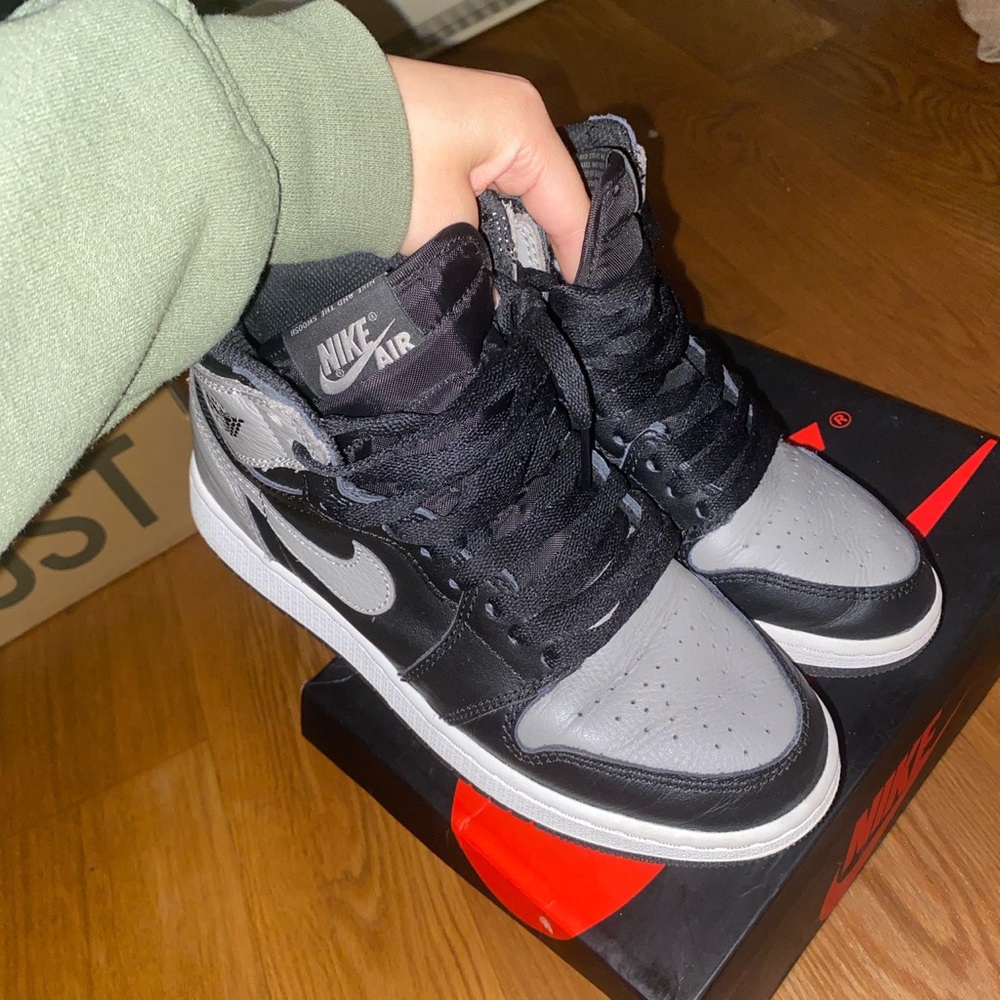 Air Jordan Retro 1 High Shadow 2018